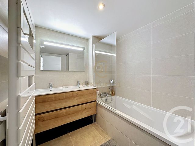 Appartement F4 &agrave; louer - 4 pi&egrave;ces - 90,78 m2 - Lyon - 69008 - RHONE-ALPES