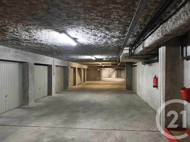 Parking &agrave; vendre - 13 m2 - Lyon - 69008 - RHONE-ALPES