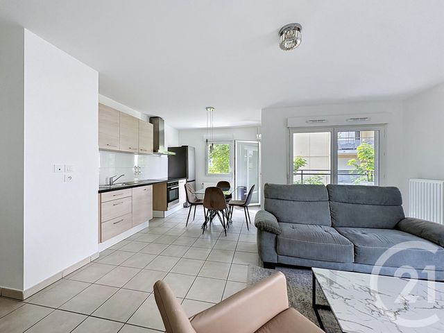 Appartement T3 &agrave; louer - 3 pi&egrave;ces - 65,99 m2 - St Priest - 69 - RHONE-ALPES