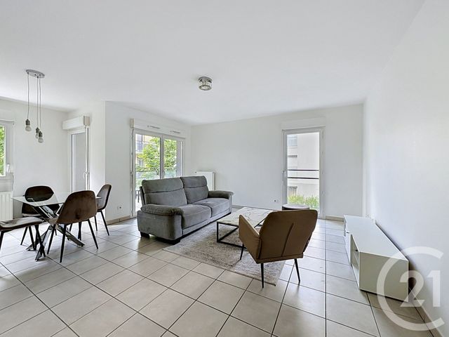 Appartement T3 à louer ST PRIEST