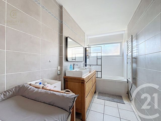 Appartement F4 à vendre - 3 pièces - 72,61 m2 - La Mulatiere - 69 - RHONE-ALPES