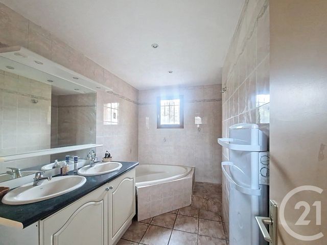 Maison à vendre - 5 pièces - 239 m2 - Jardin - 38 - RHONE-ALPES